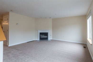 10 Lynn Dr unit 10, Merrimack, NH 03054 - photo 2