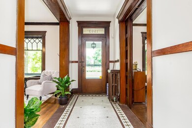 Center Hall Entry