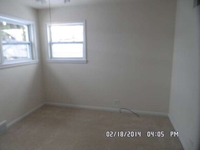 694 S Spring Rd, Elmhurst, IL 60126 - photo 4