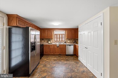 218 E 4th Ave, Ranson, WV 25438 - photo 7