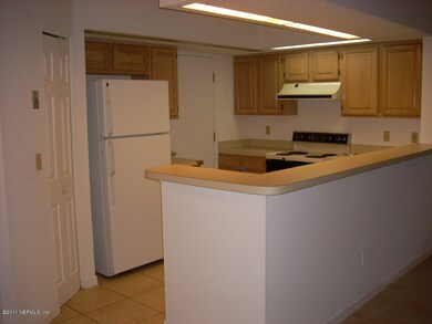 Kitchen with Breakfast Bar