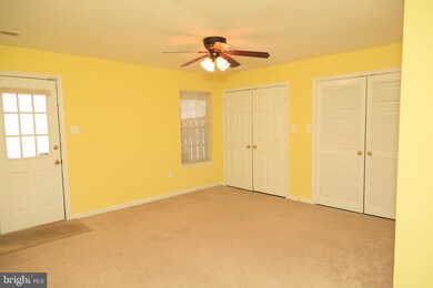 2465 Clover Field Cir, Herndon, VA 20171 - photo 5