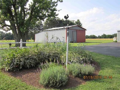 100 Glenwood Rd, Troy, NY 12180 - photo 3