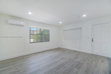 7800 Byron Ave unit 4, Miami Beach, FL 33141 - photo 3