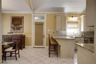 7-web-or-mls-210 Saddlewood Corner-7