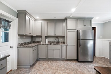 37 Grove St, Fairhaven, MA 02719 - photo 5