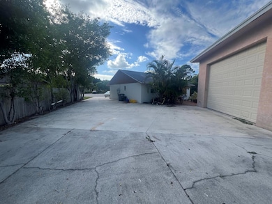 1309 W Frangipani Cir, Lantana, FL 33462 - photo 3