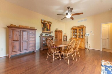 5818 Burning Tree Ln, Macungie, PA 18062 - photo 7