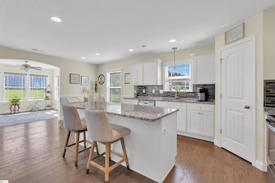 321 Meadowmoor Rd, Greer, SC 29651 - photo 6