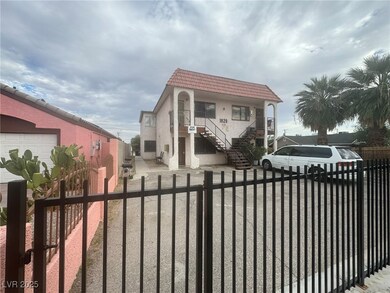 1828 Harding St unit B, North Las Vegas, NV 89030 - photo 2