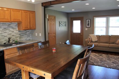 1315 Edgewood Dr, Waterloo, IA 50701 - photo 6