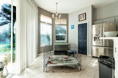 Eat-In Kitchen