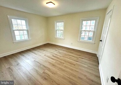 5742 Biscayne Dr, Alexandria, VA 22303 - photo 7