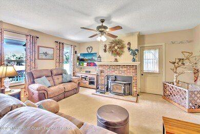 07-LIVING ROOM