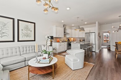 04_120NBartonUnitD_165_LivingRoom_HiRes