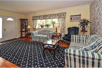 633 Clay Dr, Conshohocken, PA 19428 - photo 2