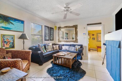4 009-Living Room-SMALL