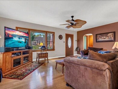 335 19th St NW, Cedar Rapids, IA 52405 - photo 5