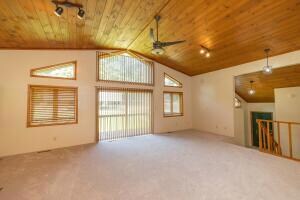 1200 Chalet Ln-10