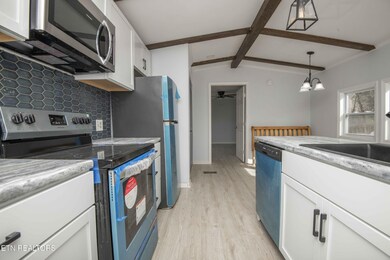 131 Valleyview Dr, Loudon, TN 37774 - photo 7