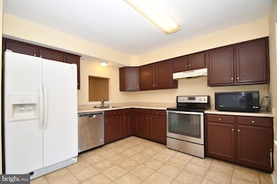 37 Millwheel Ct, Nottingham, MD 21236 - photo 4