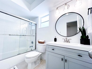 1313 NE 118th St unit 1313, Miami, FL 33161 - photo 4