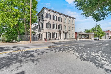 4_front exterior