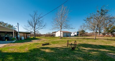 1628 Lundy Ln, Friendswood, TX 77546 - photo 4