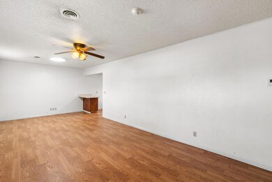 828 Vickie Dr, Azle, TX 76020 - photo 4