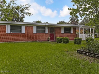 7541 Leroy Dr, Jacksonville, FL 32244 - photo 4