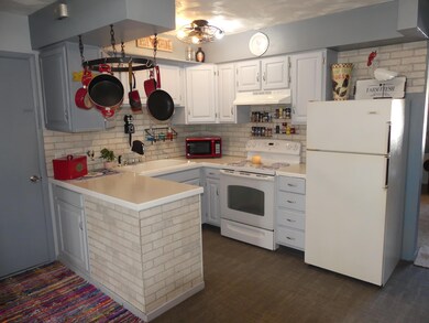 Kitchen Unit 2