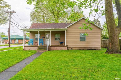 702 Lincoln Ave, Lincoln, IL 62656 - photo 2