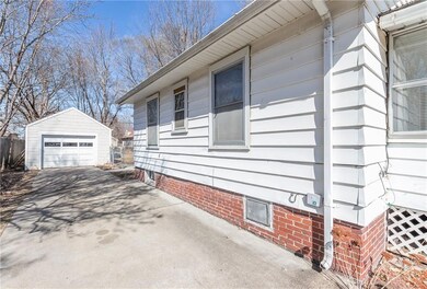 2328 Lyon St, Des Moines, IA 50317 - photo 3