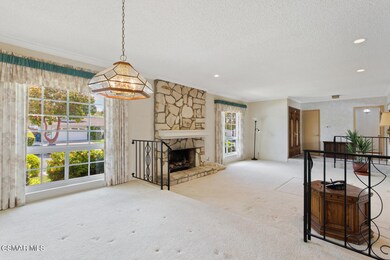 21 Westbury St Thousand Oaks-large-005-0