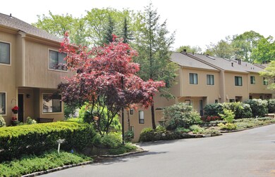 45 Ettl Ln unit 106, Greenwich, CT 06831 - photo 3