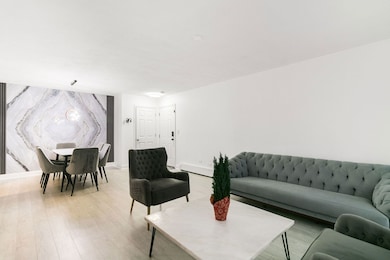 565 Maple Ave unit 8, Lisle, IL 60532 - photo 2