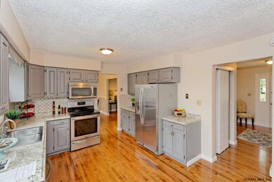 20 Kaatskill Way, Ballston Spa, NY 12020 - photo 2