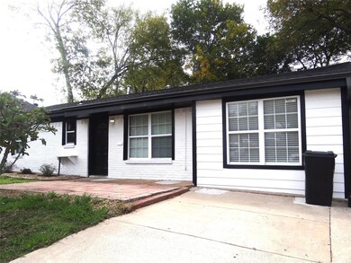 2009 Spring Lake Dr, Mesquite, TX 75149 - photo 2