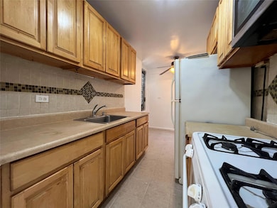 Stratton CoOp unit 5J, Bronx, NY 10460 - photo 5