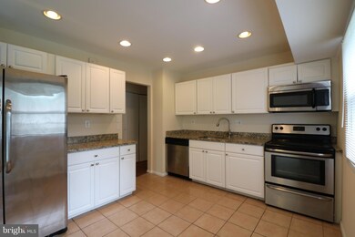 14305 Blackmon Dr, Rockville, MD 20853 - photo 2