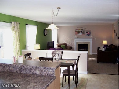 548 Franklin Square Dr, Chambersburg, PA 17201 - photo 6