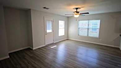 8918 Tarpon Springs Ln, Houston, TX 77095 - photo 4