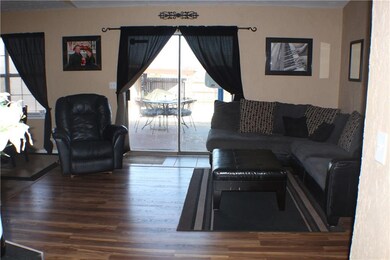 406 N Wolfley St, Elk City, OK 73644 - photo 5