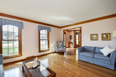 625 Bluegrass Dr, Wheaton, IL 60189 - photo 7