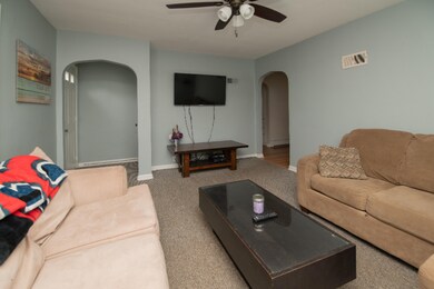 2223_Glendale_Parchment_05