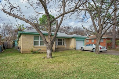 429 Harmon Rd, Hurst, TX 76053 - photo 2