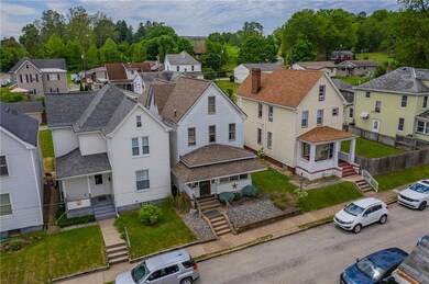 Dead-end street - no traffic, just friendly neighb