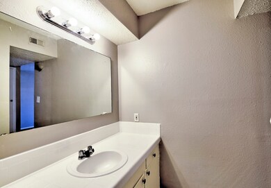 935 Byrne St unit 20, Houston, TX 77009 - photo 3