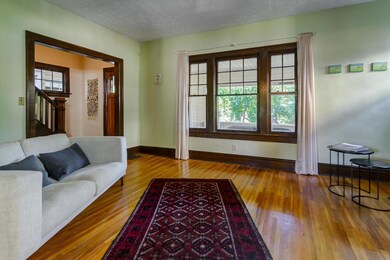 2638 Glenmawr-12
