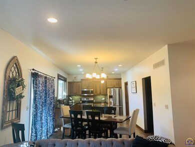 5301 SW Timber Ridge Ln, Topeka, KS 66610 - photo 5